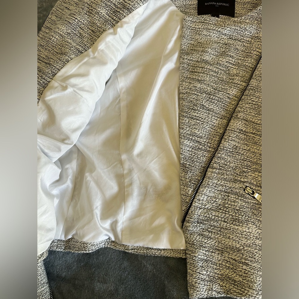Beautiful blazer - Picture 3 of 4